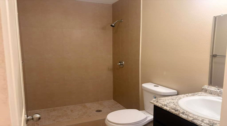4018 San Agustin Ave, Laredo, Texas 78041, 1 Bedroom Bedrooms, 2 Rooms Rooms,1 BathroomBathrooms,Residential,For Rent,4018 San Agustin Ave,20262717