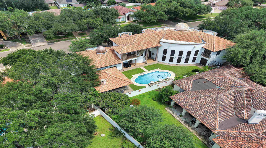 3008 Woodland Cv, LAREDO, Texas 78045, 5 Bedrooms Bedrooms, 12 Rooms Rooms,5 BathroomsBathrooms,Residential,For Sale,3008 Woodland Cv,20262720