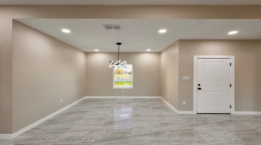 6702 El Bosal Ln., LAREDO, Texas 78046, 3 Bedrooms Bedrooms, 6 Rooms Rooms,2 BathroomsBathrooms,Residential,For Rent,6702 El Bosal Ln.,20262726