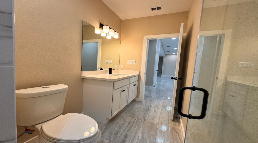 6702 El Bosal Ln., LAREDO, Texas 78046, 3 Bedrooms Bedrooms, 6 Rooms Rooms,2 BathroomsBathrooms,Residential,For Rent,6702 El Bosal Ln.,20262726