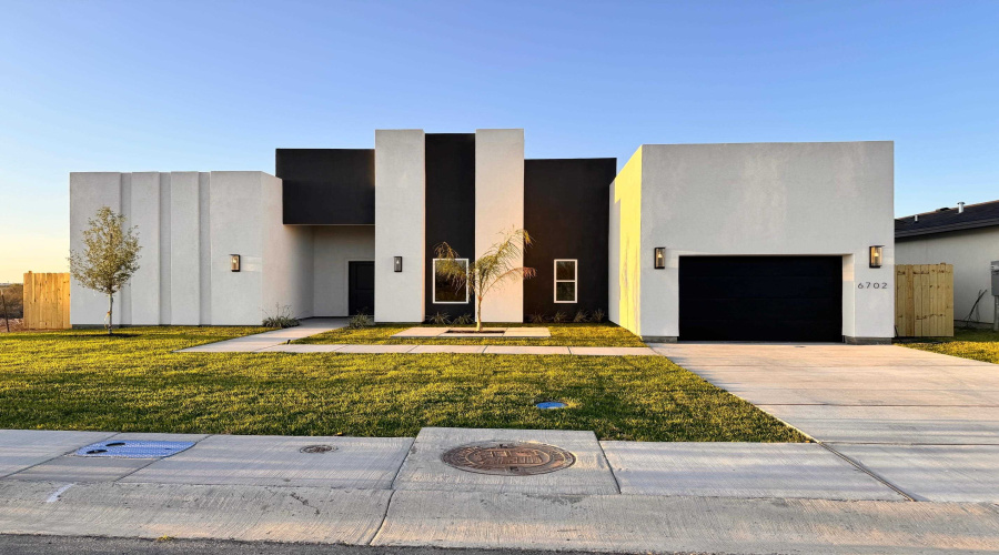 6702 El Bosal Ln., LAREDO, Texas 78046, 3 Bedrooms Bedrooms, 6 Rooms Rooms,2 BathroomsBathrooms,Residential,For Rent,6702 El Bosal Ln.,20262726