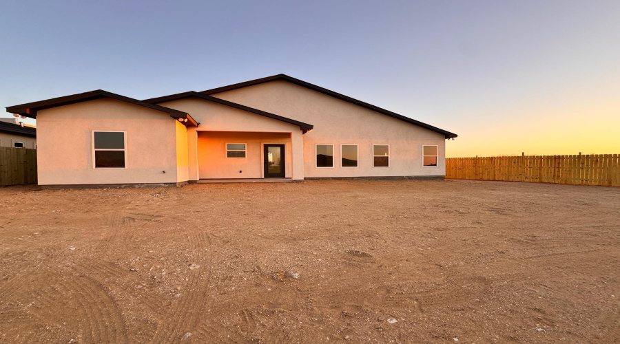 6702 El Bosal Ln., LAREDO, Texas 78046, 3 Bedrooms Bedrooms, 6 Rooms Rooms,2 BathroomsBathrooms,Residential,For Rent,6702 El Bosal Ln.,20262726