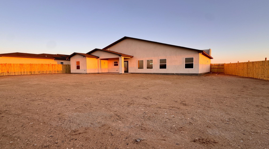 6702 El Bosal Ln., LAREDO, Texas 78046, 3 Bedrooms Bedrooms, 6 Rooms Rooms,2 BathroomsBathrooms,Residential,For Rent,6702 El Bosal Ln.,20262726