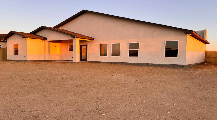 6702 El Bosal Ln., LAREDO, Texas 78046, 3 Bedrooms Bedrooms, 6 Rooms Rooms,2 BathroomsBathrooms,Residential,For Rent,6702 El Bosal Ln.,20262726