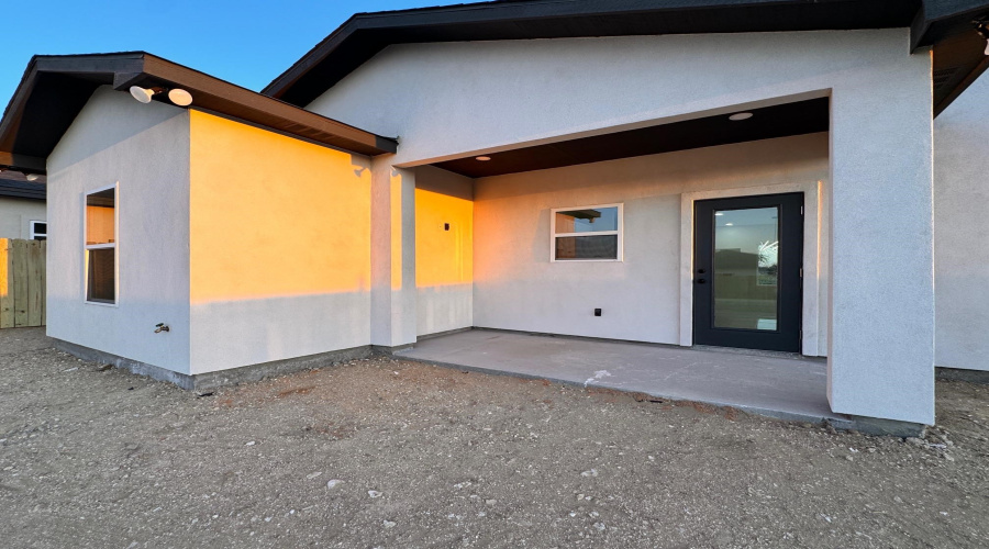 6702 El Bosal Ln., LAREDO, Texas 78046, 3 Bedrooms Bedrooms, 6 Rooms Rooms,2 BathroomsBathrooms,Residential,For Rent,6702 El Bosal Ln.,20262726