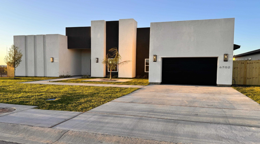 6702 El Bosal Ln., LAREDO, Texas 78046, 3 Bedrooms Bedrooms, 6 Rooms Rooms,2 BathroomsBathrooms,Residential,For Rent,6702 El Bosal Ln.,20262726