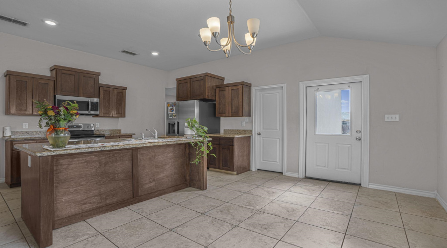3506 Eduardo E Hayes Rd., Laredo, Texas 78046, 4 Bedrooms Bedrooms, 5 Rooms Rooms,2 BathroomsBathrooms,Residential,For Sale,3506 Eduardo E Hayes Rd.,20262730