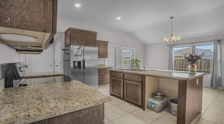 3506 Eduardo E Hayes Rd., Laredo, Texas 78046, 4 Bedrooms Bedrooms, 5 Rooms Rooms,2 BathroomsBathrooms,Residential,For Sale,3506 Eduardo E Hayes Rd.,20262730