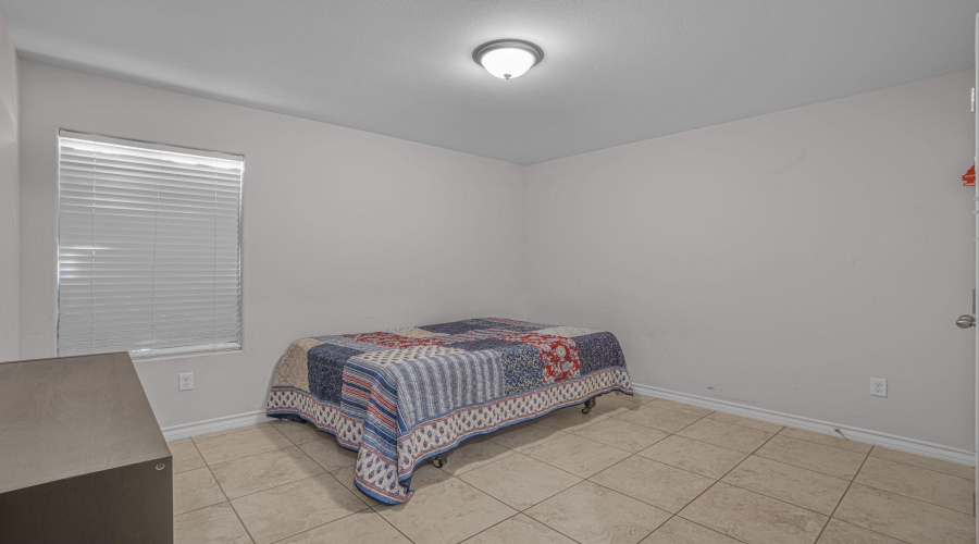 3506 Eduardo E Hayes Rd., Laredo, Texas 78046, 4 Bedrooms Bedrooms, 5 Rooms Rooms,2 BathroomsBathrooms,Residential,For Sale,3506 Eduardo E Hayes Rd.,20262730