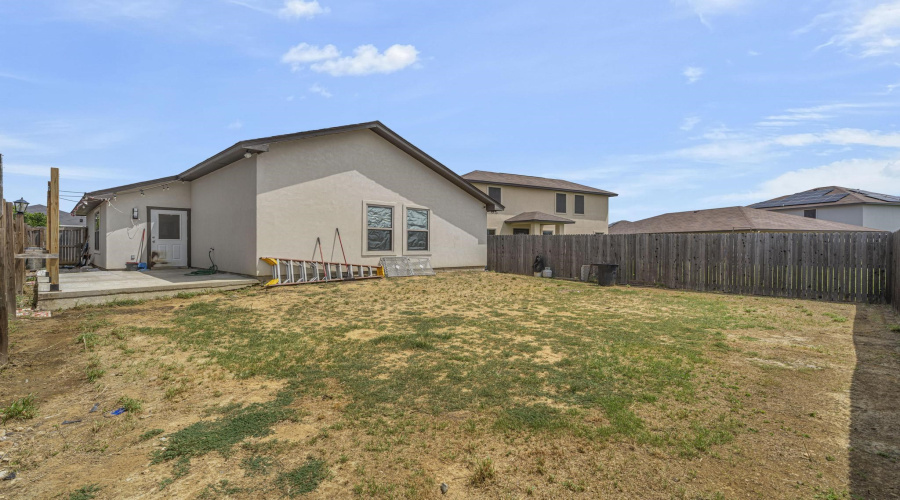 3506 Eduardo E Hayes Rd., Laredo, Texas 78046, 4 Bedrooms Bedrooms, 5 Rooms Rooms,2 BathroomsBathrooms,Residential,For Sale,3506 Eduardo E Hayes Rd.,20262730