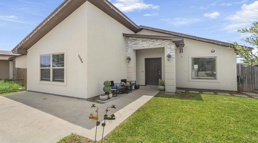3506 Eduardo E Hayes Rd., Laredo, Texas 78046, 4 Bedrooms Bedrooms, 5 Rooms Rooms,2 BathroomsBathrooms,Residential,For Sale,3506 Eduardo E Hayes Rd.,20262730