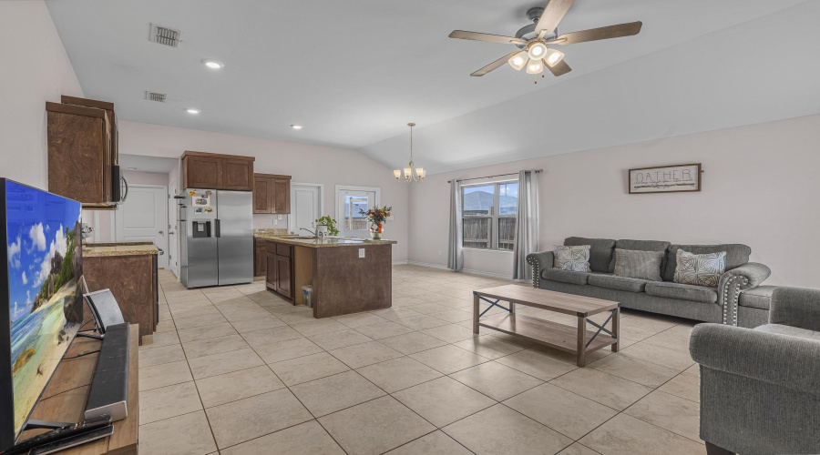 3506 Eduardo E Hayes Rd., Laredo, Texas 78046, 4 Bedrooms Bedrooms, 5 Rooms Rooms,2 BathroomsBathrooms,Residential,For Sale,3506 Eduardo E Hayes Rd.,20262730