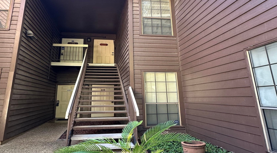 8633 Datapoint Dr, San Antonio, Texas 78229, 2 Bedrooms Bedrooms, 5 Rooms Rooms,2 BathroomsBathrooms,Residential,For Rent,8633 Datapoint Dr,20262732