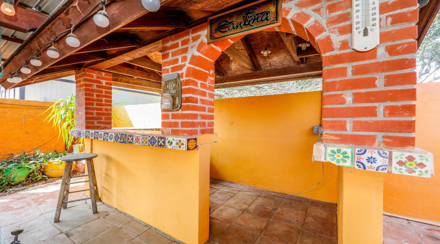 110 Lagos Ave, LAREDO, Texas 78045, 3 Bedrooms Bedrooms, 6 Rooms Rooms,2 BathroomsBathrooms,Residential,For Sale,110 Lagos Ave,20262733