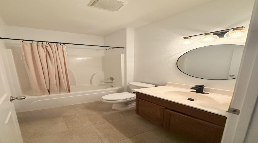 1618 Padre Island Ct, LAREDO, Texas 78045, 3 Bedrooms Bedrooms, 5 Rooms Rooms,2 BathroomsBathrooms,Residential,For Rent,1618 Padre Island Ct,20262735