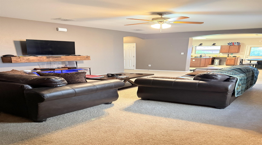 1618 Padre Island Ct, LAREDO, Texas 78045, 3 Bedrooms Bedrooms, 5 Rooms Rooms,2 BathroomsBathrooms,Residential,For Rent,1618 Padre Island Ct,20262735