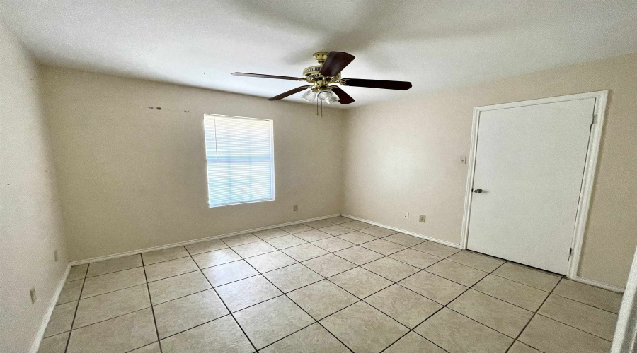 231 Malaga Dr, Laredo, Texas 78046, 3 Bedrooms Bedrooms, 5 Rooms Rooms,2 BathroomsBathrooms,Residential,For Rent,231 Malaga Dr,20262736