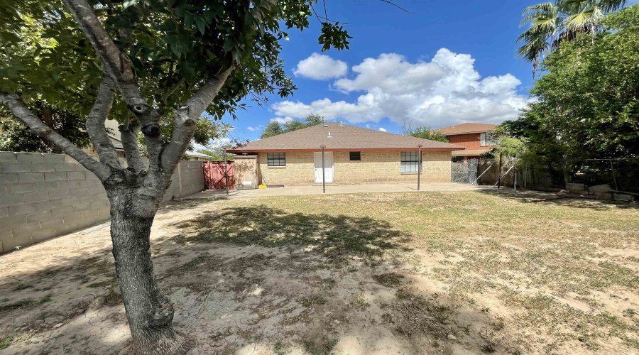 231 Malaga Dr, Laredo, Texas 78046, 3 Bedrooms Bedrooms, 5 Rooms Rooms,2 BathroomsBathrooms,Residential,For Rent,231 Malaga Dr,20262736