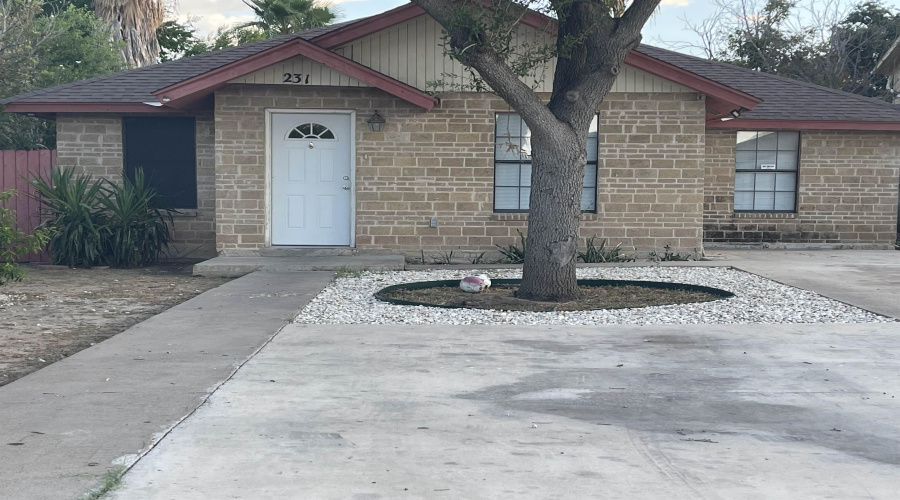 231 Malaga Dr, Laredo, Texas 78046, 3 Bedrooms Bedrooms, 5 Rooms Rooms,2 BathroomsBathrooms,Residential,For Rent,231 Malaga Dr,20262736