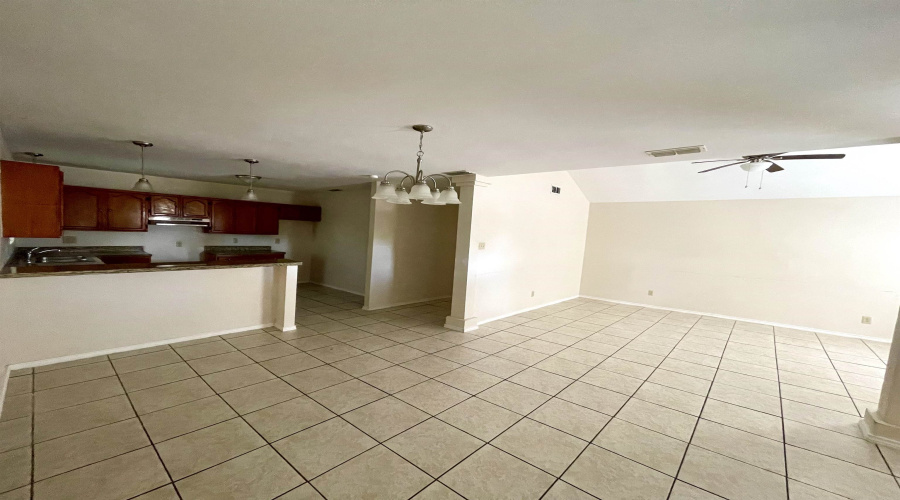 231 Malaga Dr, Laredo, Texas 78046, 3 Bedrooms Bedrooms, 5 Rooms Rooms,2 BathroomsBathrooms,Residential,For Rent,231 Malaga Dr,20262736