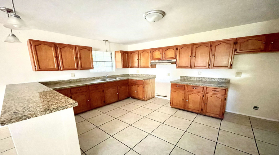 231 Malaga Dr, Laredo, Texas 78046, 3 Bedrooms Bedrooms, 5 Rooms Rooms,2 BathroomsBathrooms,Residential,For Rent,231 Malaga Dr,20262736