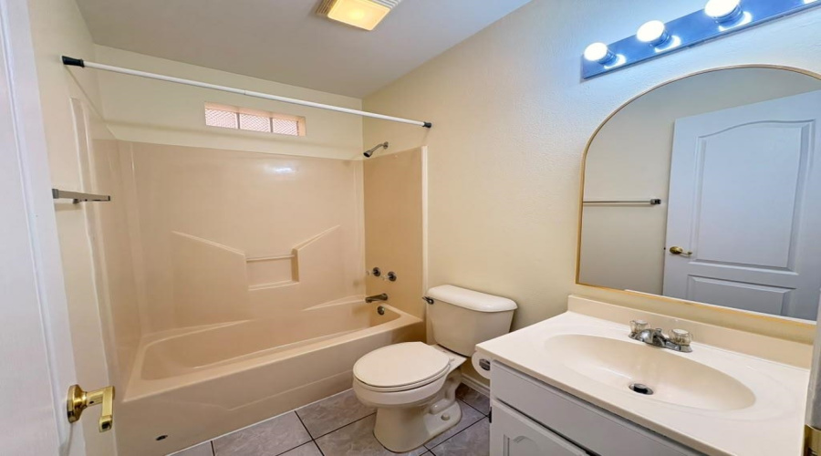416 Prescott Lp, Laredo, Texas 78046, 3 Bedrooms Bedrooms, 4 Rooms Rooms,2 BathroomsBathrooms,Residential,For Rent,416 Prescott Lp,20262738
