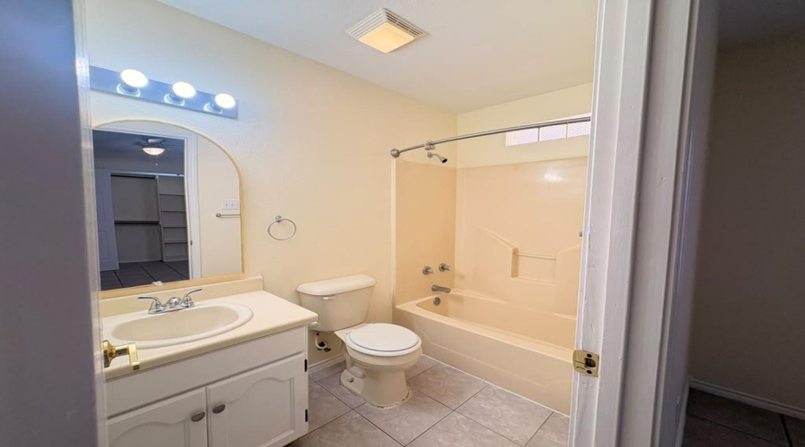 416 Prescott Lp, Laredo, Texas 78046, 3 Bedrooms Bedrooms, 4 Rooms Rooms,2 BathroomsBathrooms,Residential,For Rent,416 Prescott Lp,20262738