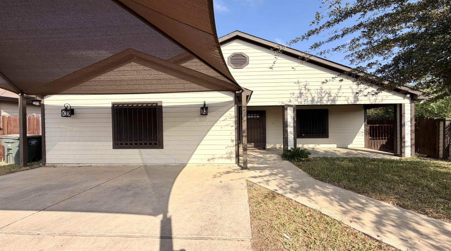 2606 Alegria St, Laredo, Texas 78046, 4 Bedrooms Bedrooms, 6 Rooms Rooms,2 BathroomsBathrooms,Residential,For Sale,2606 Alegria St,20260438