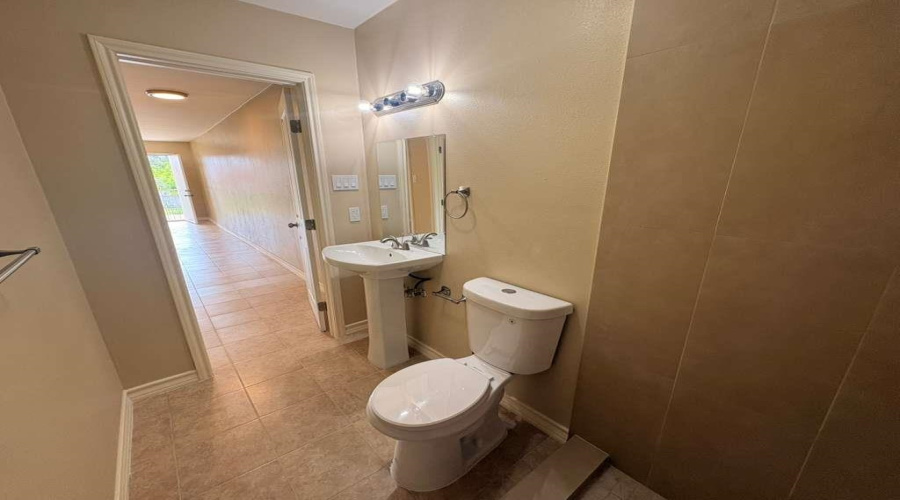 4018 San Agustin Ave, Laredo, Texas 78041, 2 Bedrooms Bedrooms, 3 Rooms Rooms,1 BathroomBathrooms,Residential,For Rent,4018 San Agustin Ave,20262744