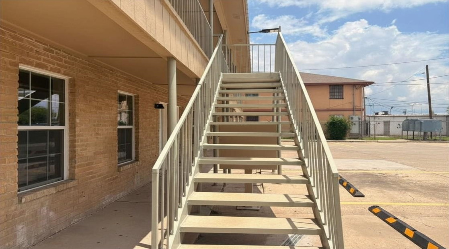 4018 San Agustin Ave, Laredo, Texas 78041, 2 Bedrooms Bedrooms, 3 Rooms Rooms,1 BathroomBathrooms,Residential,For Rent,4018 San Agustin Ave,20262744