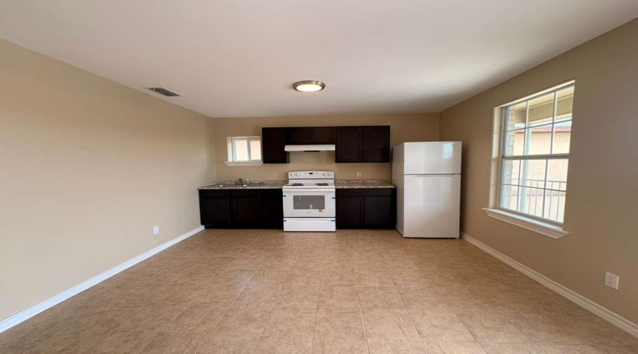 4018 San Agustin Ave, Laredo, Texas 78041, 2 Bedrooms Bedrooms, 3 Rooms Rooms,1 BathroomBathrooms,Residential,For Rent,4018 San Agustin Ave,20262744