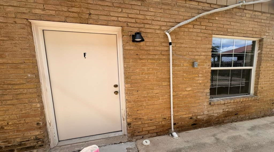 4018 San Agustin Ave, Laredo, Texas 78041, 1 Bedroom Bedrooms, 1 Room Rooms,1 BathroomBathrooms,Residential,For Rent,4018 San Agustin Ave,20262745