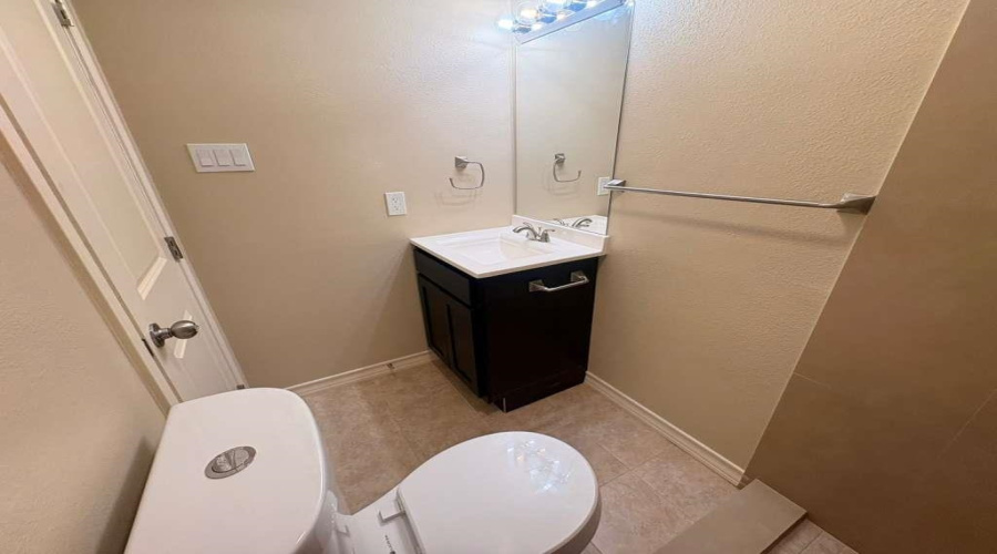4018 San Agustin Ave, Laredo, Texas 78041, 1 Bedroom Bedrooms, 1 Room Rooms,1 BathroomBathrooms,Residential,For Rent,4018 San Agustin Ave,20262745