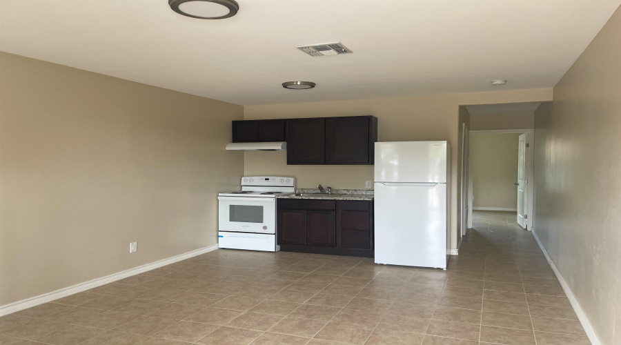 4018 San Agustin Ave, Laredo, Texas 78041, 1 Bedroom Bedrooms, 2 Rooms Rooms,1 BathroomBathrooms,Residential,For Rent,4018 San Agustin Ave,20262746