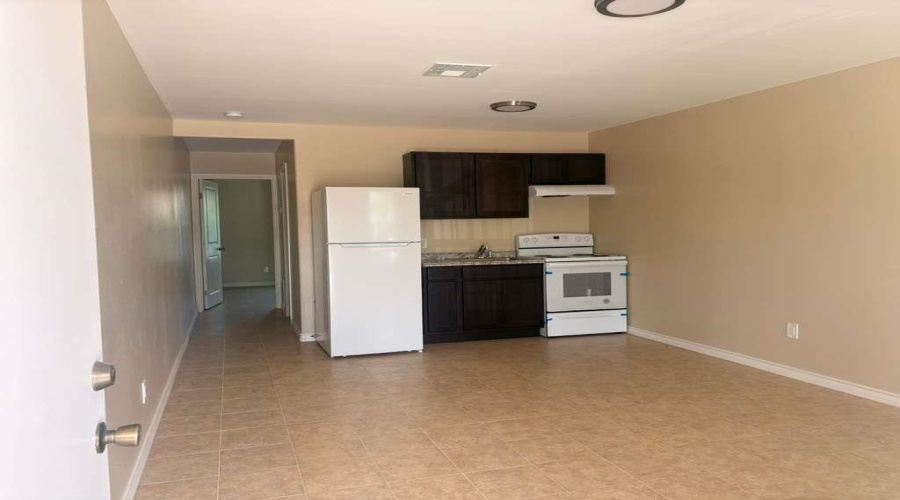 4018 San Agustin Ave, Laredo, Texas 78041, 1 Bedroom Bedrooms, 2 Rooms Rooms,1 BathroomBathrooms,Residential,For Rent,4018 San Agustin Ave,20262747