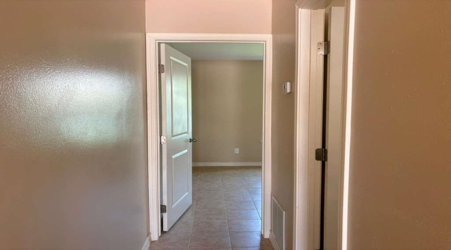 4018 San Agustin Ave, Laredo, Texas 78041, 1 Bedroom Bedrooms, 2 Rooms Rooms,1 BathroomBathrooms,Residential,For Rent,4018 San Agustin Ave,20262747