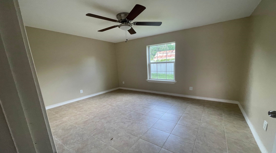 4018 San Agustin Ave, Laredo, Texas 78041, 1 Bedroom Bedrooms, 2 Rooms Rooms,1 BathroomBathrooms,Residential,For Rent,4018 San Agustin Ave,20262748