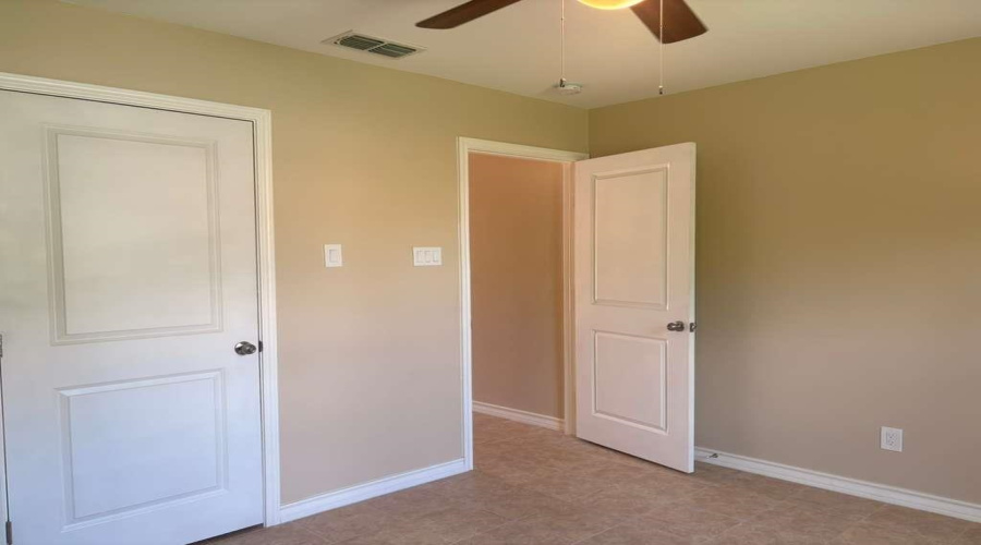 4018 San Agustin Ave, Laredo, Texas 78041, 1 Bedroom Bedrooms, 2 Rooms Rooms,1 BathroomBathrooms,Residential,For Rent,4018 San Agustin Ave,20262750