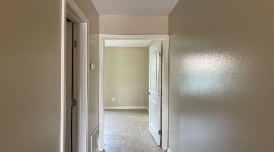 4018 San Agustin Ave, Laredo, Texas 78041, 1 Bedroom Bedrooms, 2 Rooms Rooms,1 BathroomBathrooms,Residential,For Rent,4018 San Agustin Ave,20262752