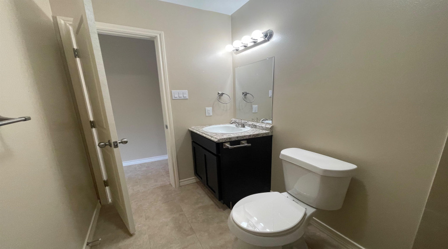 4018 San Agustin Ave, Laredo, Texas 78041, 1 Bedroom Bedrooms, 2 Rooms Rooms,1 BathroomBathrooms,Residential,For Rent,4018 San Agustin Ave,20262754