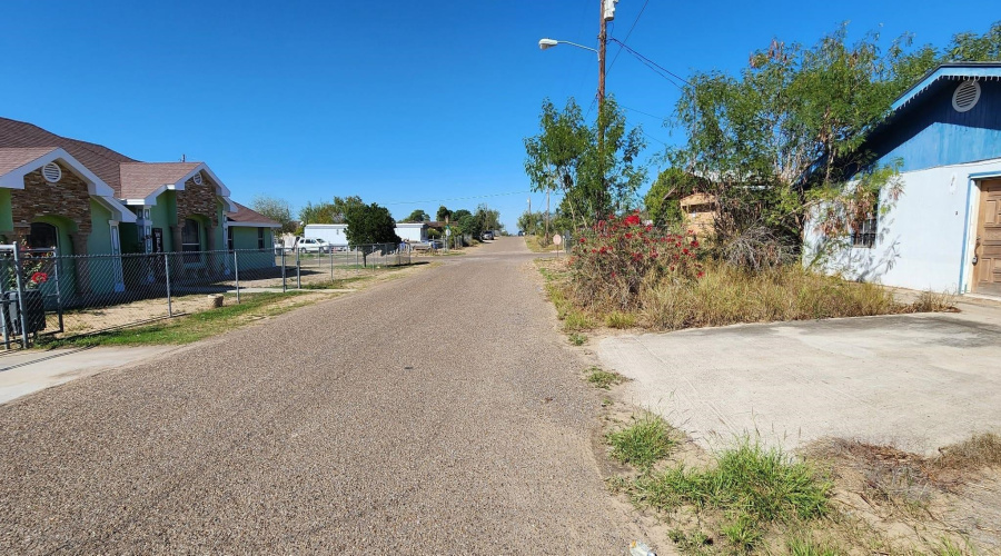 5404 Lopez Lane, Zapata, Texas 78076, 2 Bedrooms Bedrooms, 4 Rooms Rooms,2 BathroomsBathrooms,Residential,For Sale,5404 Lopez Lane,20262755
