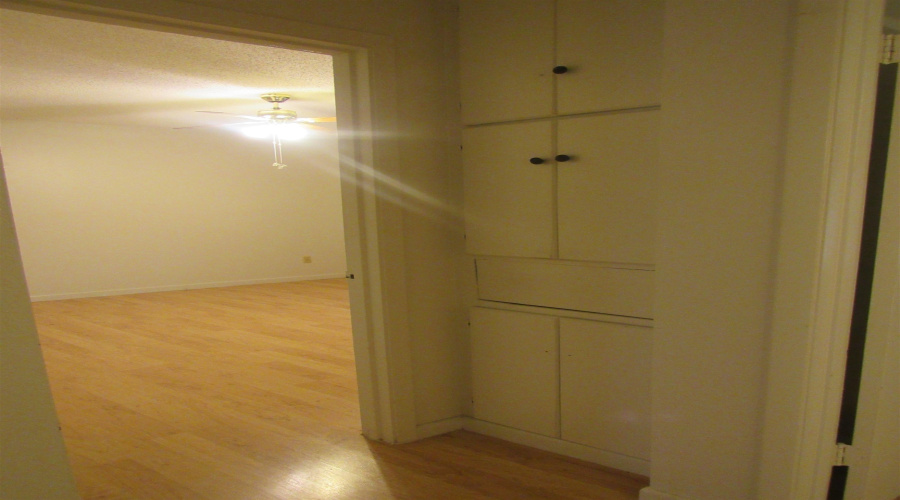 5302 Springfield Ave, Laredo, Texas 78041, 2 Bedrooms Bedrooms, 5 Rooms Rooms,1 BathroomBathrooms,Residential,For Rent,5302 Springfield Ave,20262757