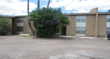 5302 Springfield Ave, Laredo, Texas 78041, 2 Bedrooms Bedrooms, 5 Rooms Rooms,1 BathroomBathrooms,Residential,For Rent,5302 Springfield Ave,20262757