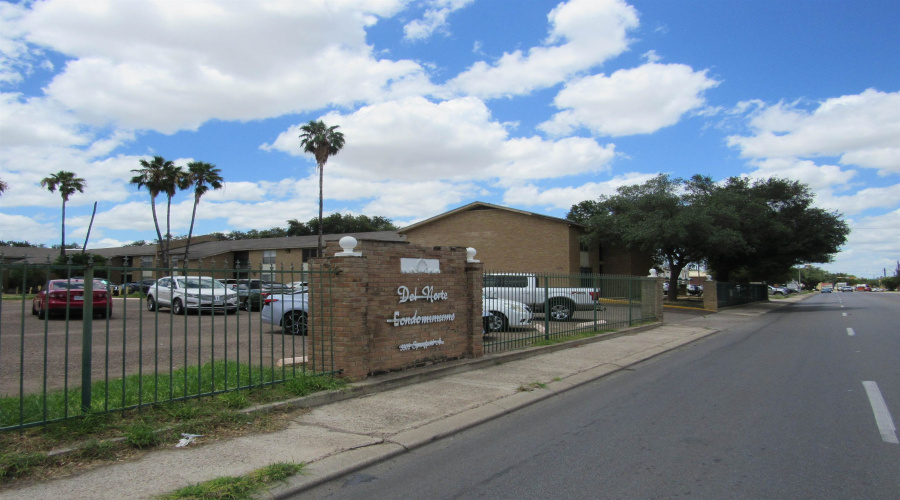 5302 Springfield Ave, Laredo, Texas 78041, 2 Bedrooms Bedrooms, 5 Rooms Rooms,1 BathroomBathrooms,Residential,For Rent,5302 Springfield Ave,20262757