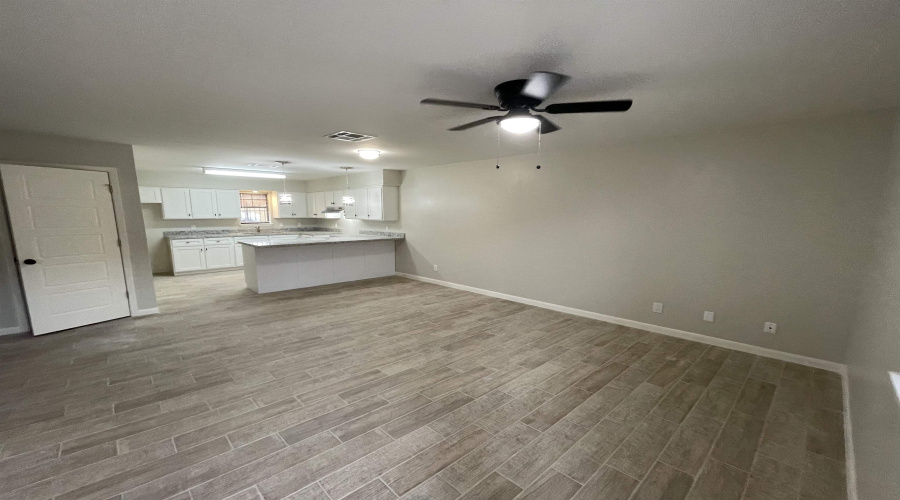 3001 E Price St, LAREDO, Texas 78043, 2 Bedrooms Bedrooms, 4 Rooms Rooms,1 BathroomBathrooms,Residential,For Rent,3001 E Price St,20262759