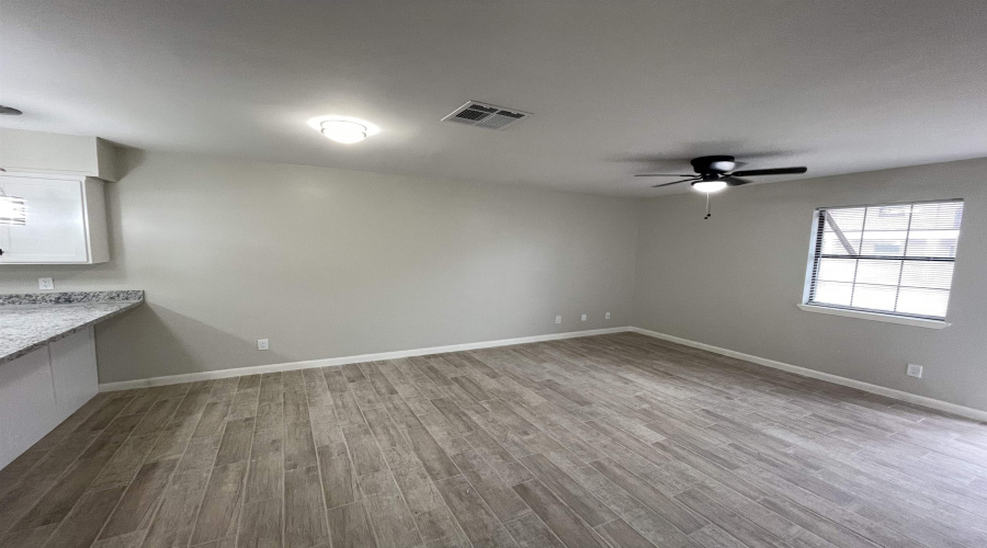 3001 E Price St, LAREDO, Texas 78043, 2 Bedrooms Bedrooms, 4 Rooms Rooms,1 BathroomBathrooms,Residential,For Rent,3001 E Price St,20262759