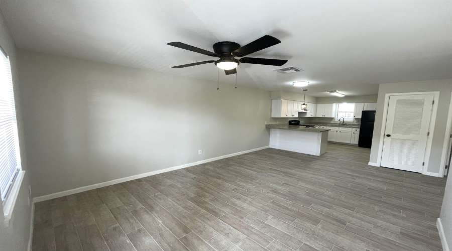 3005 E Price St, LAREDO, Texas 78043, 2 Bedrooms Bedrooms, 5 Rooms Rooms,1 BathroomBathrooms,Residential,For Rent,3005 E Price St,20262760