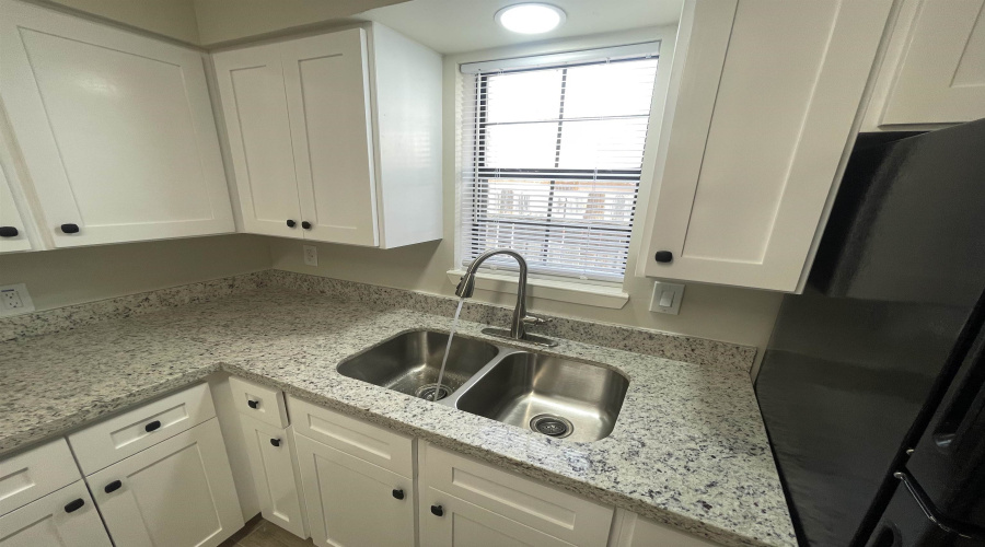3005 E Price St, LAREDO, Texas 78043, 2 Bedrooms Bedrooms, 5 Rooms Rooms,1 BathroomBathrooms,Residential,For Rent,3005 E Price St,20262760