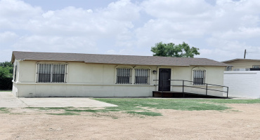 405 E Gustavus St, Laredo, Texas 78040, 3 Bedrooms Bedrooms, 5 Rooms Rooms,1 BathroomBathrooms,Residential,For Rent,405 E Gustavus St,20262761