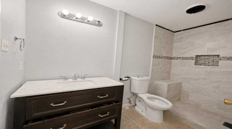 4704 Mims Ave, LAREDO, Texas 78041, 3 Bedrooms Bedrooms, 6 Rooms Rooms,2 BathroomsBathrooms,Residential,For Sale,4704 Mims Ave,20262765